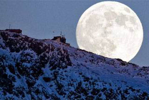 lo-spettacolo-della-luna-gigante