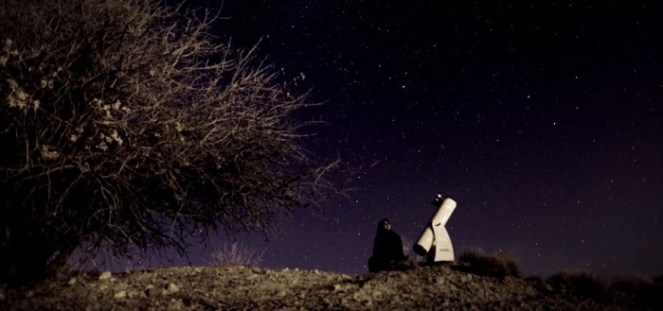 telescopio-ragazza-700x329