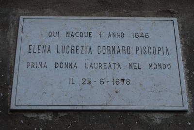 elena-lucrezia-cornaro-piscopia-targa-commemorativa